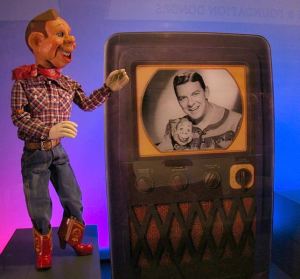 The original Howdy Doody on exhibit at the Detroit Institute of Pupper Art, -- Wikimedia photo